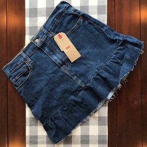 Levi’s NWT Size 8/9 (Waist 29) Denim Ruffle Skirt